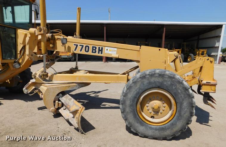 image for item DB9410 1994 John Deere 770BH motor grader