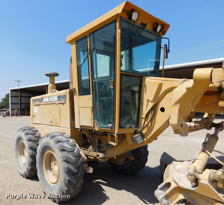 image for item DB9410 1994 John Deere 770BH motor grader