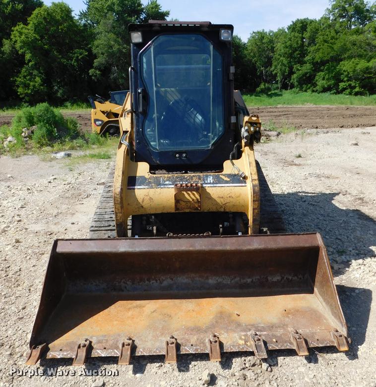 image for item DB9478 2004 Caterpillar 257B skid steer