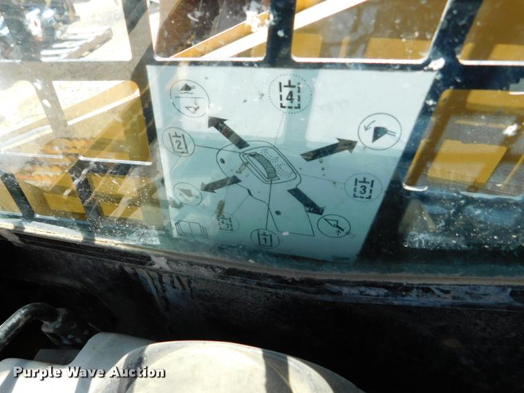 image for item DB9478 2004 Caterpillar 257B skid steer