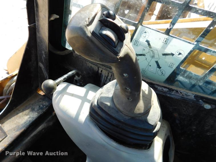 image for item DB9478 2004 Caterpillar 257B skid steer