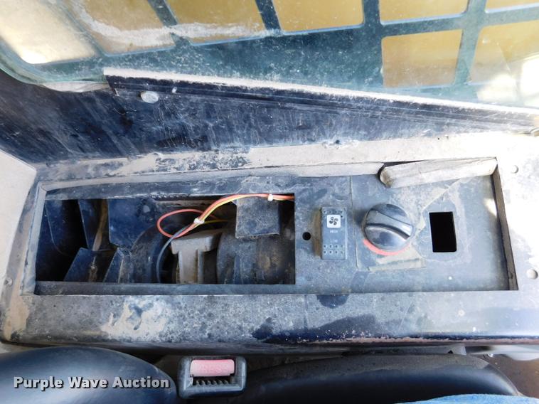 image for item DB9478 2004 Caterpillar 257B skid steer