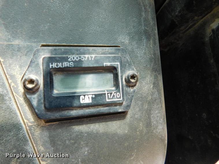 image for item DB9478 2004 Caterpillar 257B skid steer