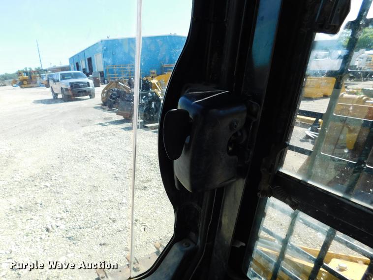 image for item DB9478 2004 Caterpillar 257B skid steer