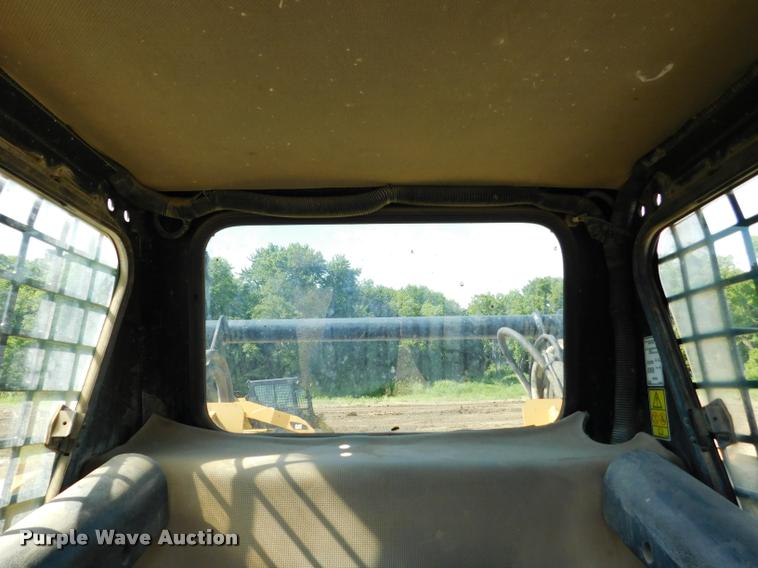 image for item DB9478 2004 Caterpillar 257B skid steer