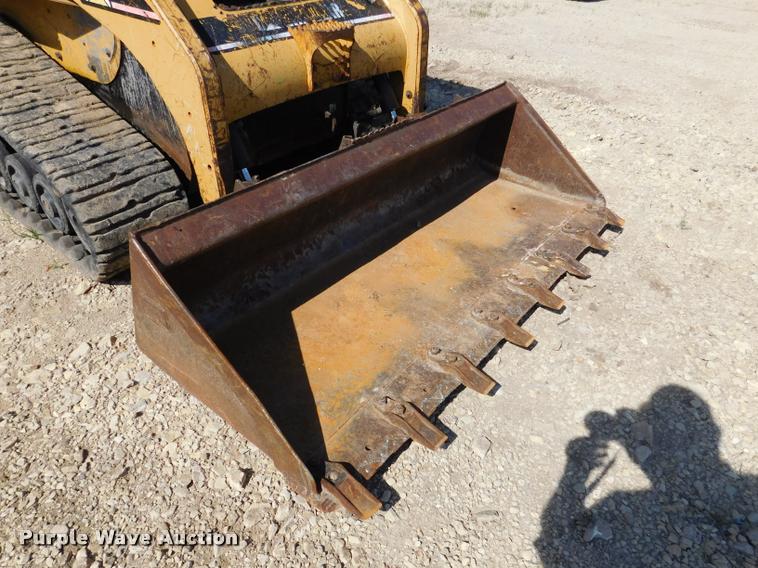 image for item DB9478 2004 Caterpillar 257B skid steer