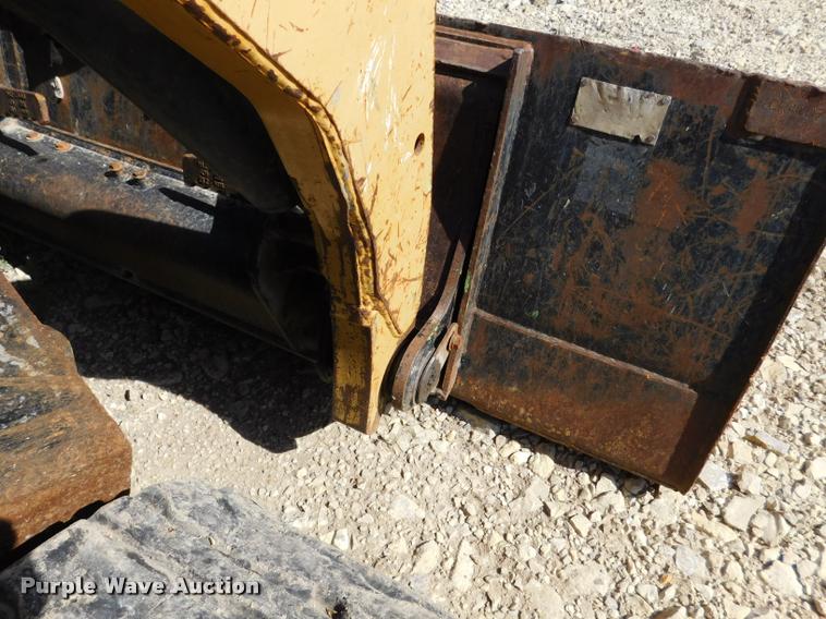image for item DB9478 2004 Caterpillar 257B skid steer