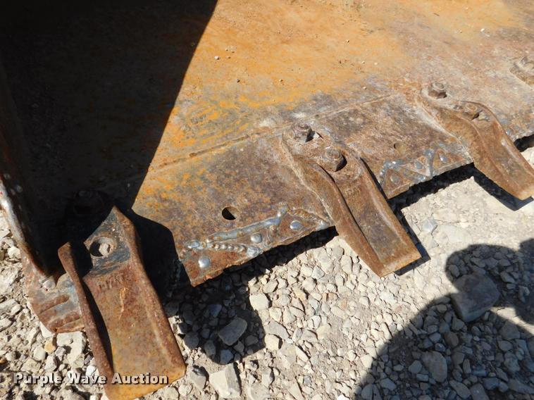 image for item DB9478 2004 Caterpillar 257B skid steer