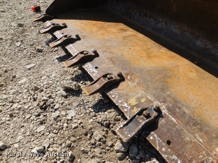 image for item DB9478 2004 Caterpillar 257B skid steer