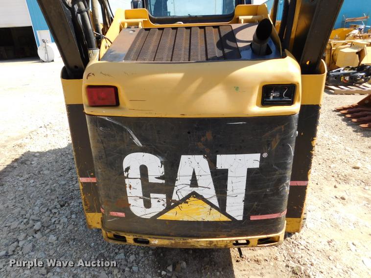 image for item DB9478 2004 Caterpillar 257B skid steer