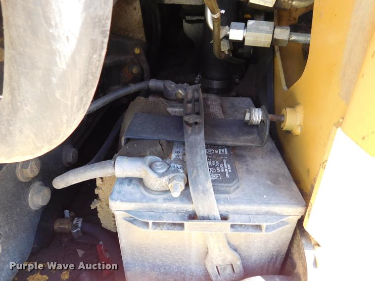 image for item DB9478 2004 Caterpillar 257B skid steer