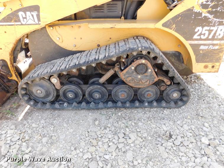 image for item DB9478 2004 Caterpillar 257B skid steer