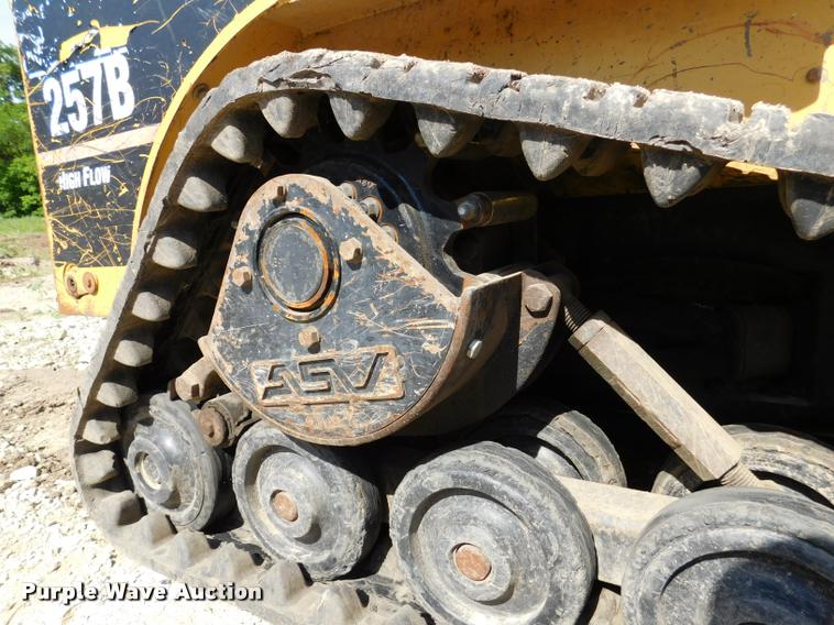 image for item DB9478 2004 Caterpillar 257B skid steer