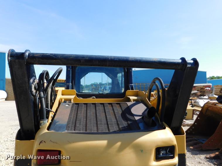 image for item DB9478 2004 Caterpillar 257B skid steer