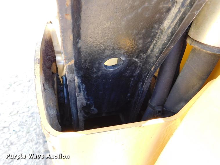 image for item DB9478 2004 Caterpillar 257B skid steer