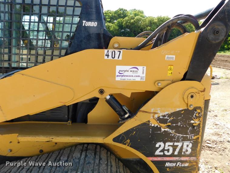 image for item DB9478 2004 Caterpillar 257B skid steer