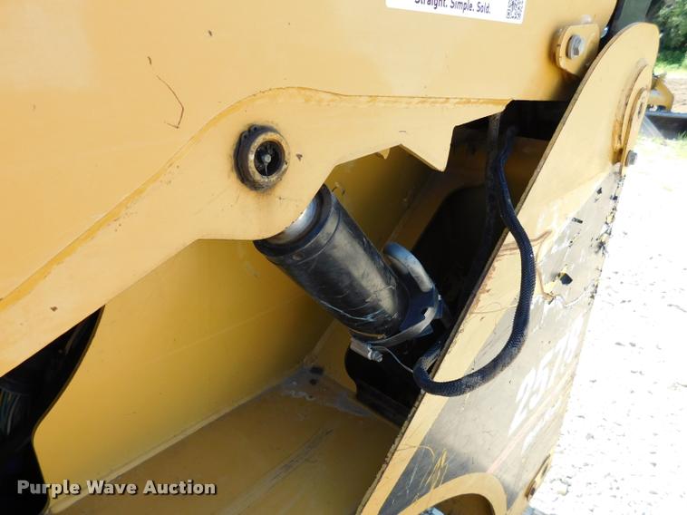 image for item DB9478 2004 Caterpillar 257B skid steer