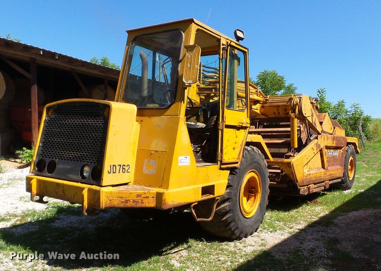 image for item DC6860 1976 John Deere 762 elevating scraper