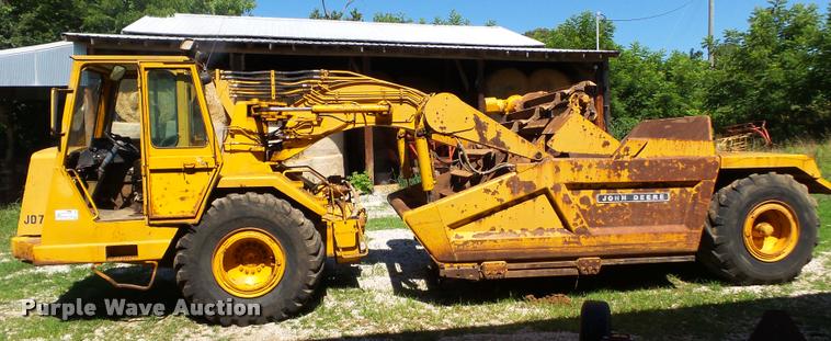 image for item DC6860 1976 John Deere 762 elevating scraper