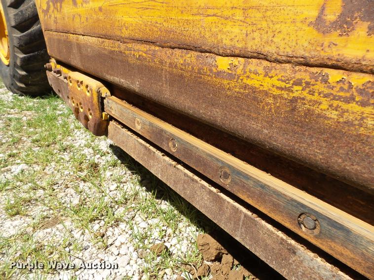 image for item DC6860 1976 John Deere 762 elevating scraper