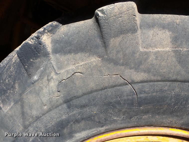 image for item DC6860 1976 John Deere 762 elevating scraper