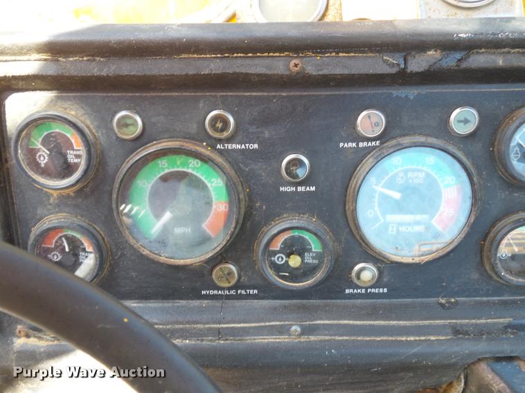 image for item DC6860 1976 John Deere 762 elevating scraper