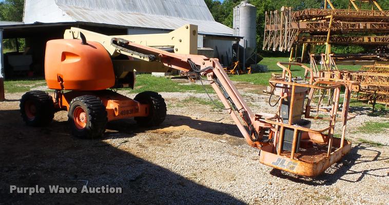 image for item DC6861 2000 JLG 450AJ boom lift