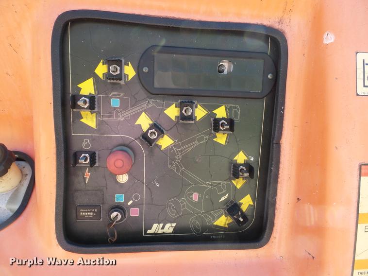 image for item DC6861 2000 JLG 450AJ boom lift