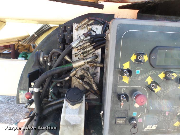 image for item DC6861 2000 JLG 450AJ boom lift