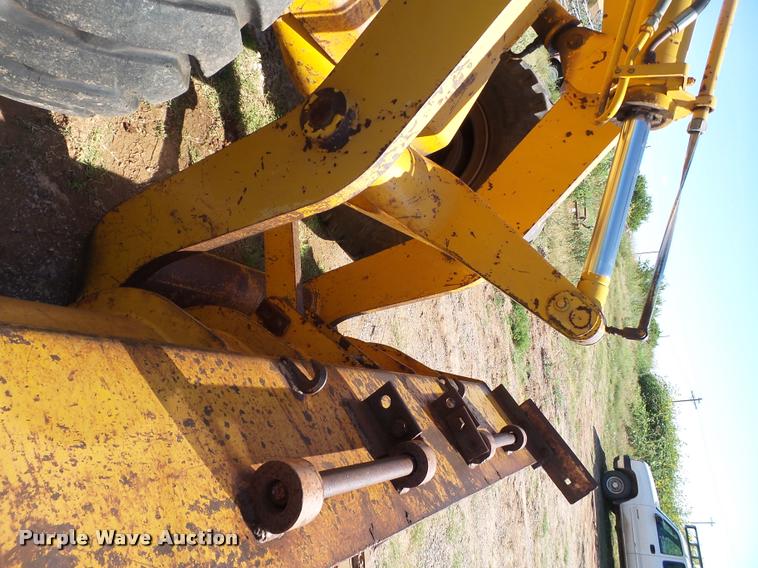 image for item DL9098 International H60B wheel loader