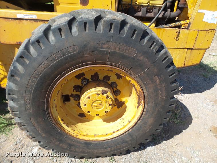image for item DL9098 International H60B wheel loader