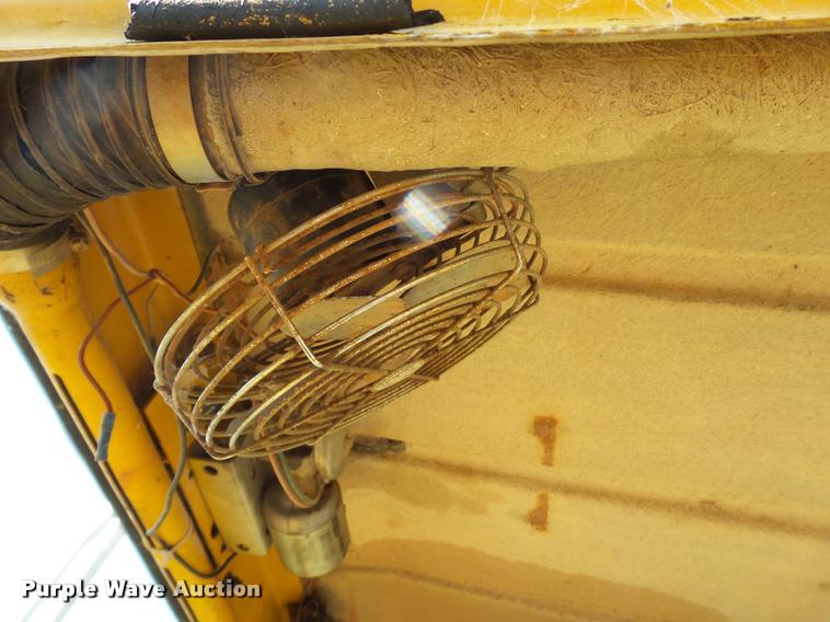 image for item DL9098 International H60B wheel loader