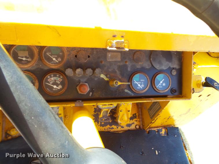 image for item DL9098 International H60B wheel loader