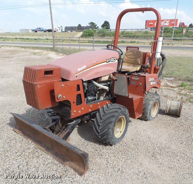image for item DL9150 2005 Ditch Witch RT40 trencher