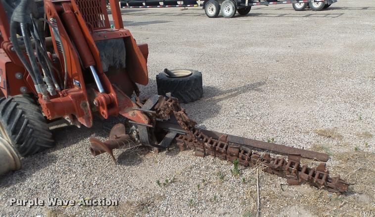 image for item DL9150 2005 Ditch Witch RT40 trencher