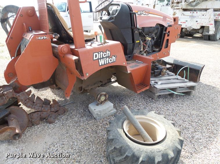 image for item DL9150 2005 Ditch Witch RT40 trencher