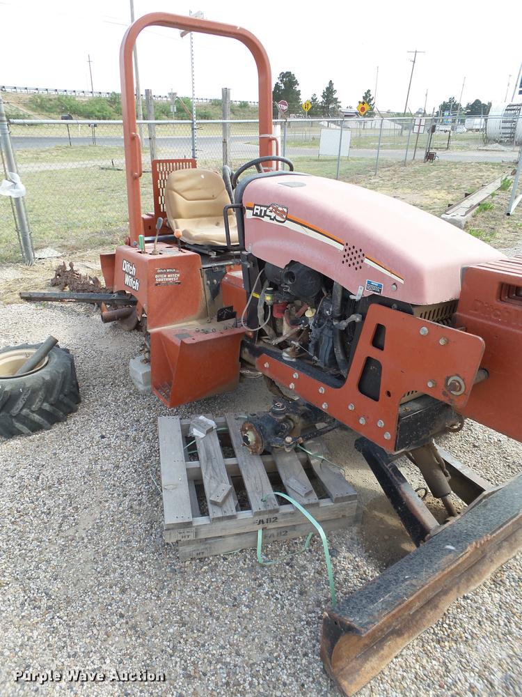image for item DL9150 2005 Ditch Witch RT40 trencher