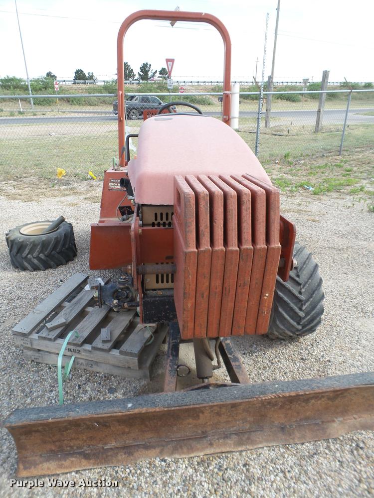 image for item DL9150 2005 Ditch Witch RT40 trencher