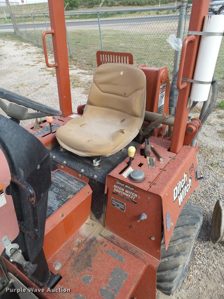 image for item DL9150 2005 Ditch Witch RT40 trencher