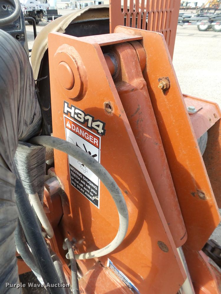 image for item DL9150 2005 Ditch Witch RT40 trencher