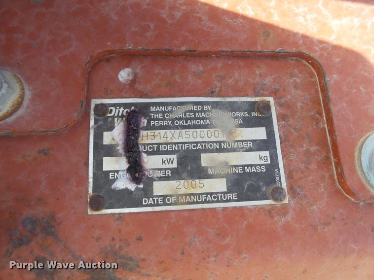 image for item DL9150 2005 Ditch Witch RT40 trencher