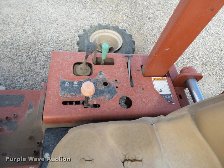 image for item DL9150 2005 Ditch Witch RT40 trencher