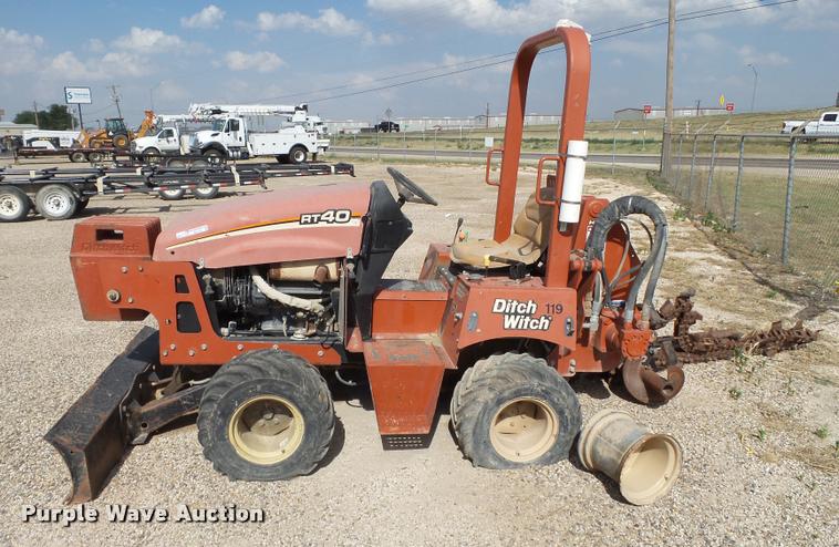 image for item DL9150 2005 Ditch Witch RT40 trencher