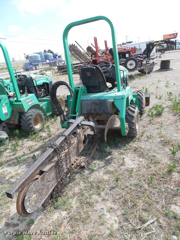 image for item DL9153 Ditch Witch RT40 ditcher