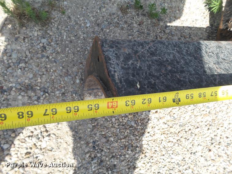 image for item DL9153 Ditch Witch RT40 ditcher