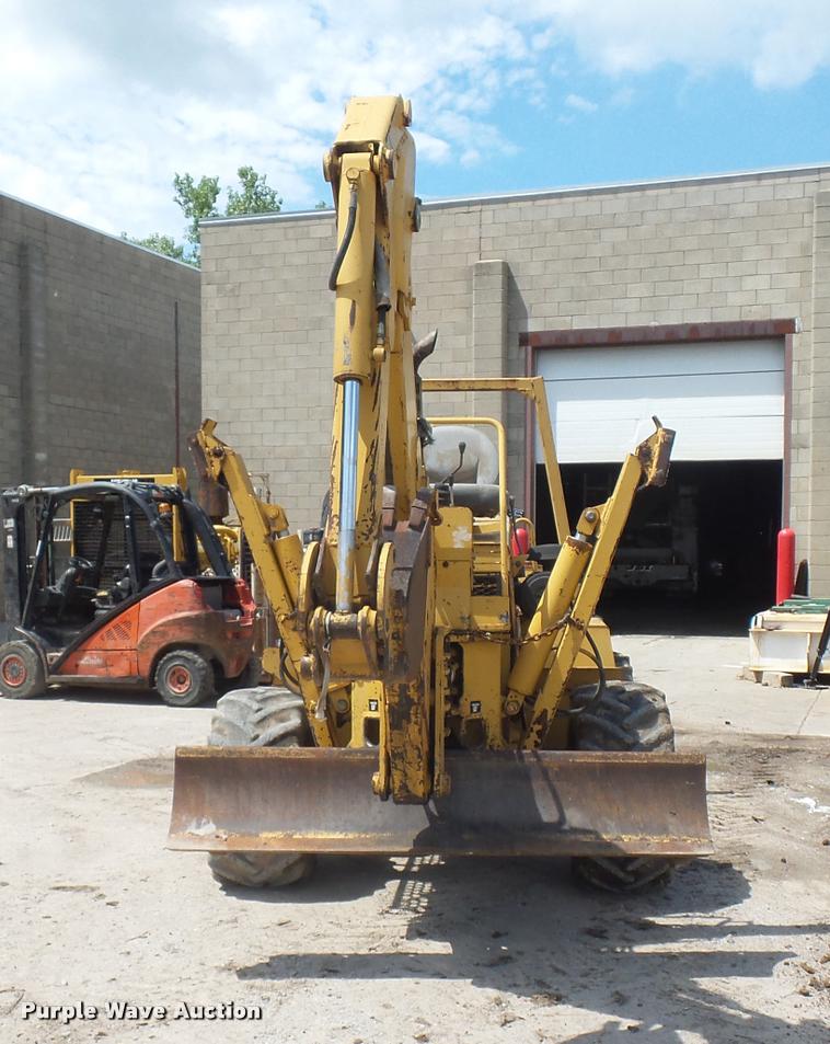 image for item DN9998 Vermeer V8550A cable plow