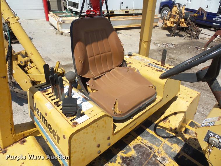 image for item DN9998 Vermeer V8550A cable plow