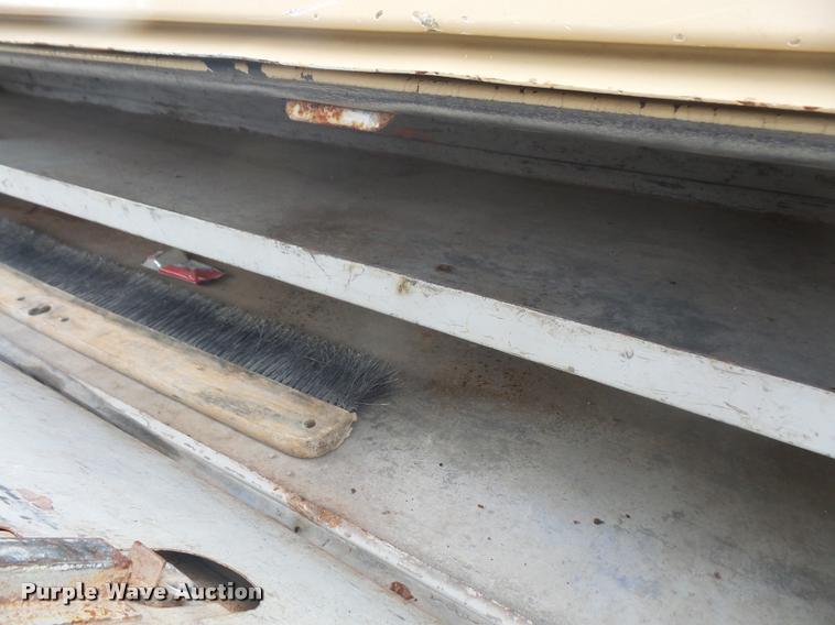 image for item G1203 Stahl utility bed