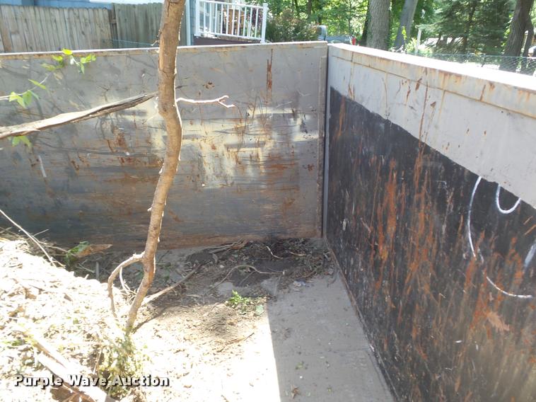 image for item K7570 Hook style dumpster bed