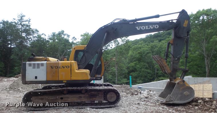 image for item K7571 2002 Volvo EC150LC excavator